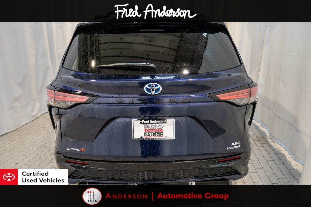 2024 Toyota Sienna XSE photo 2