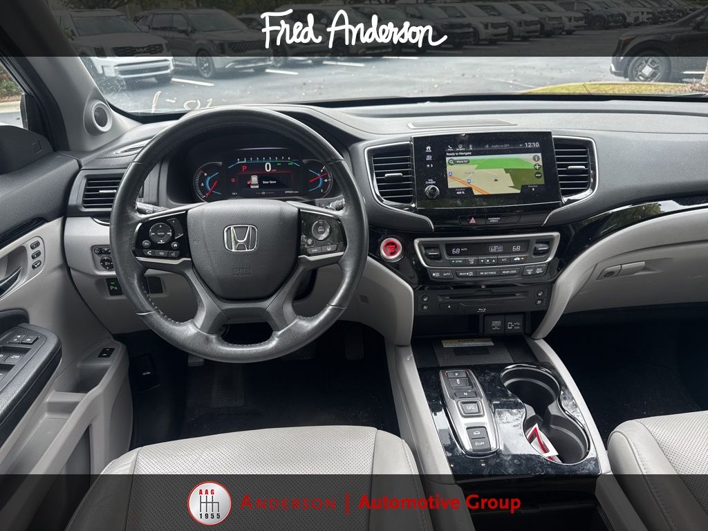 2019 Honda Pilot Elite photo 2