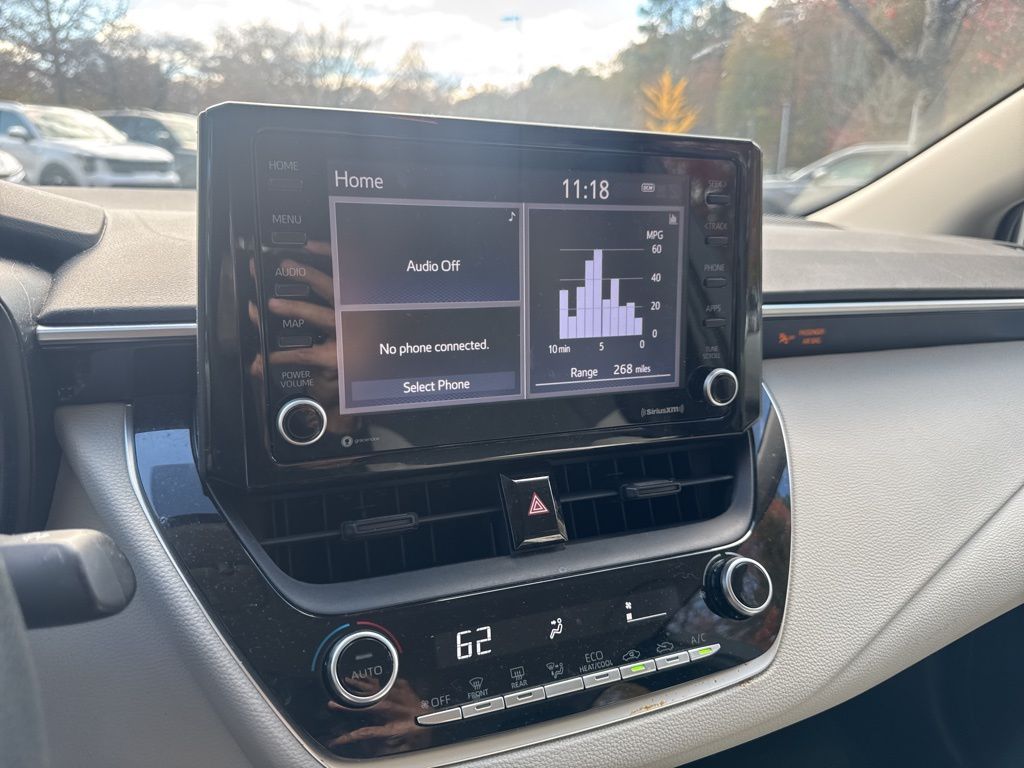 2022 Toyota Corolla LE photo 4