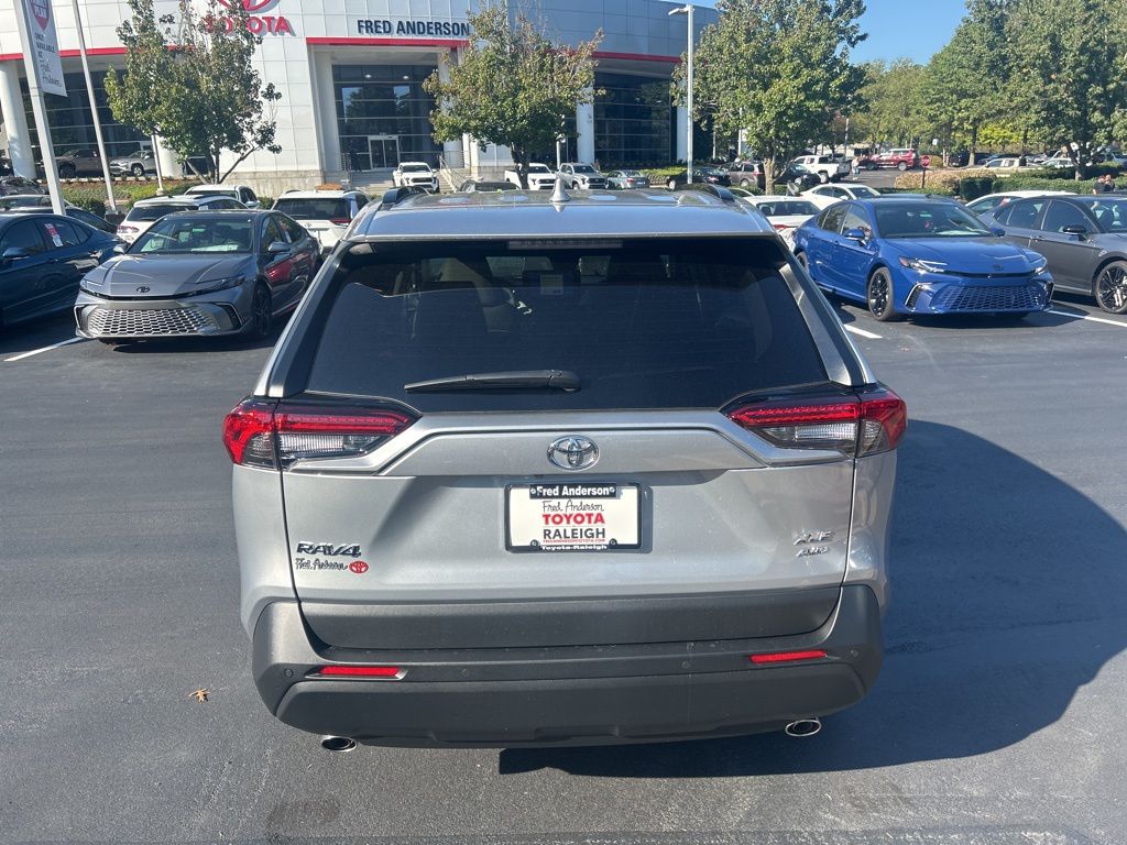 2025 Toyota RAV4 XLE Premium photo 4