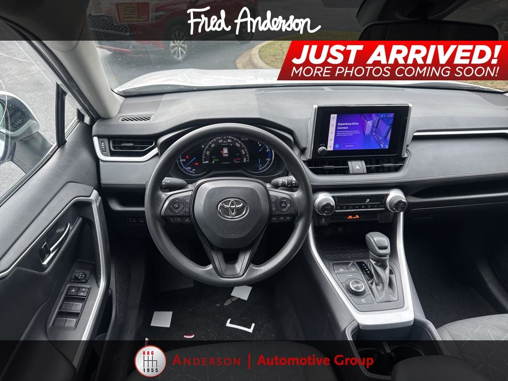 2024 Toyota RAV4 Hybrid XLE photo 2