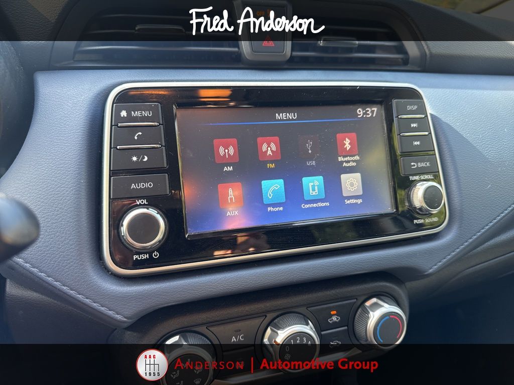 2023 Nissan Versa 1.6 SV photo 4