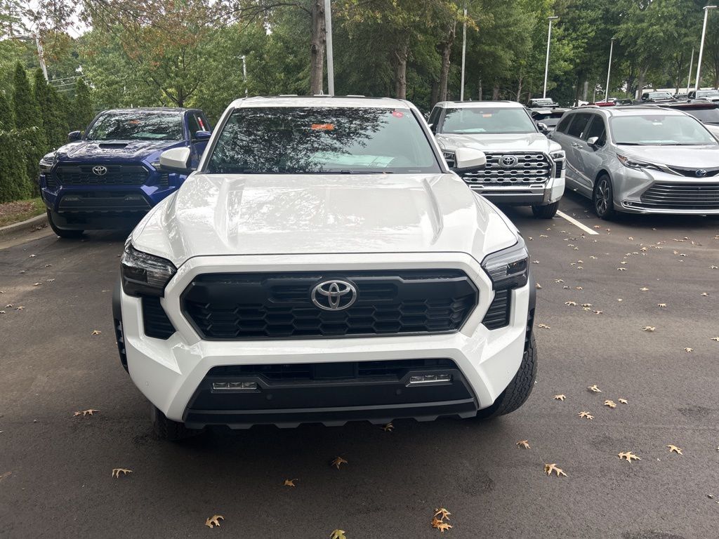 2025 Toyota Tacoma TRD Off-Road Double Cab photo 2