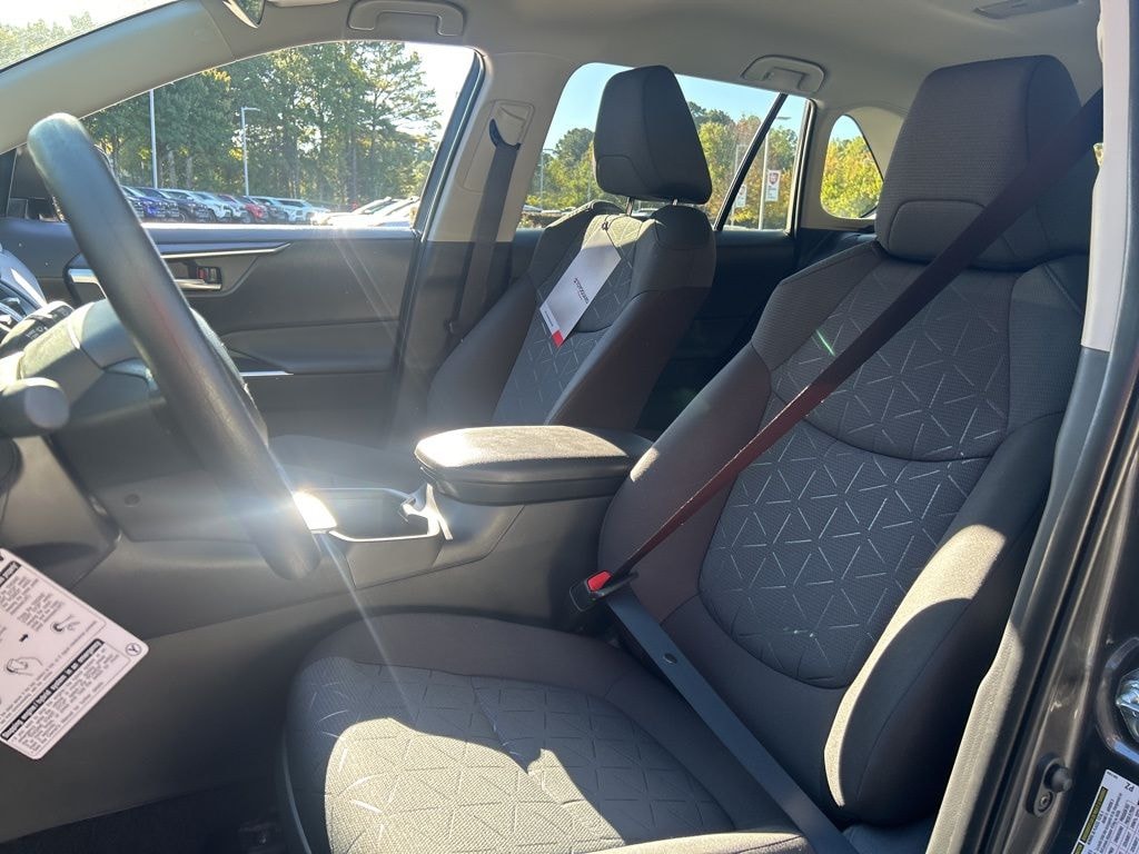 New 2025 Toyota RAV4 XLE SUV