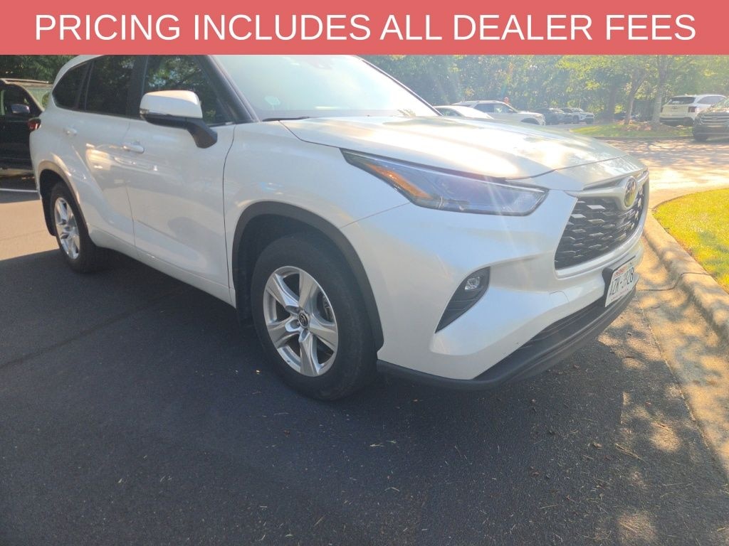 Used 2025 Toyota Highlander LE SUV