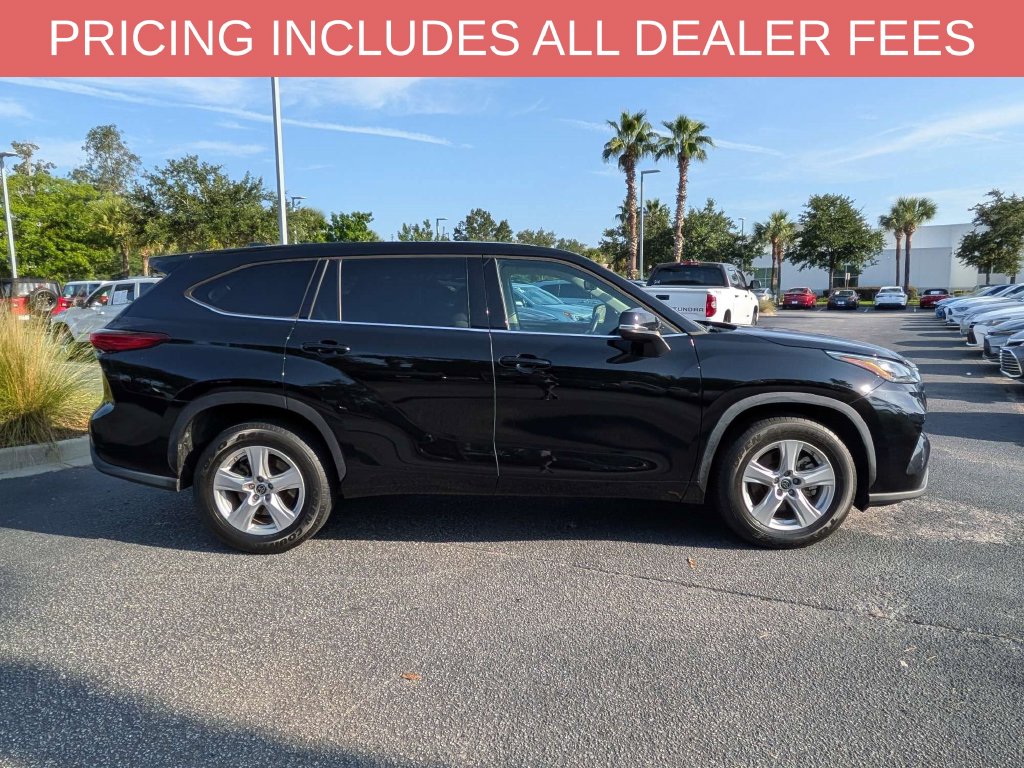 Used 2022 Toyota Highlander LE SUV