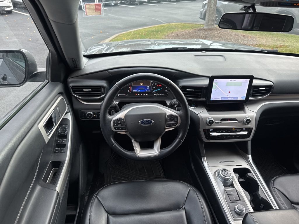 2021 Ford Explorer XLT photo 2