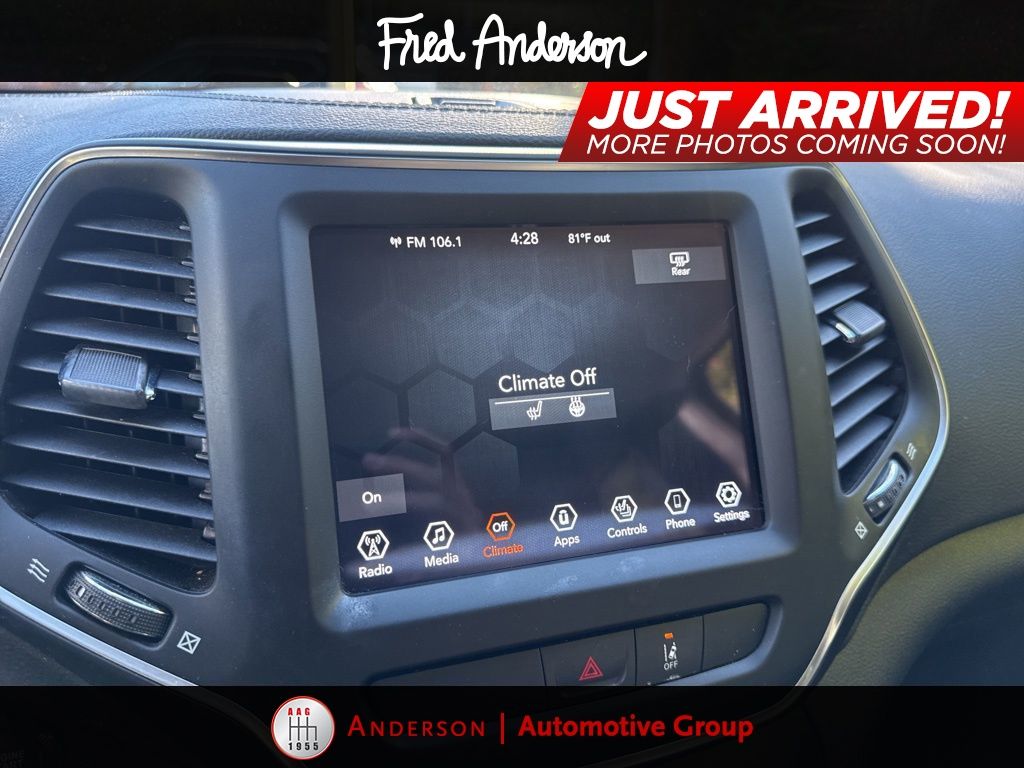 2022 Jeep Cherokee Latitude Lux photo 4