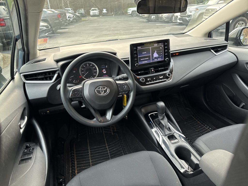 2020 Toyota Corolla LE photo 2