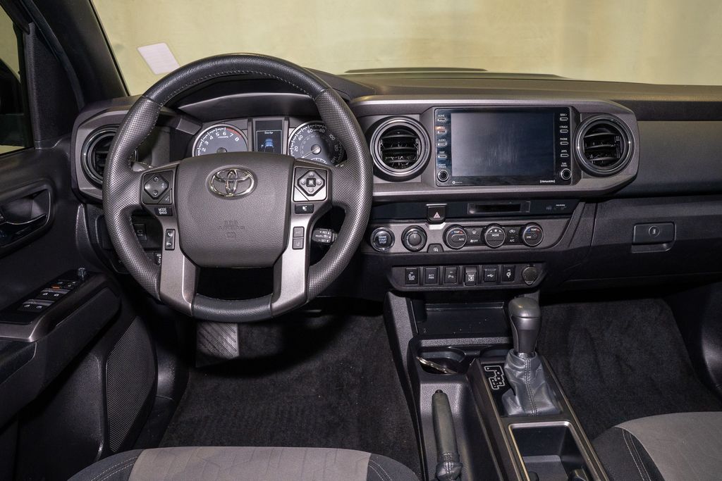 2023 Toyota Tacoma TRD Sport V6 photo 2