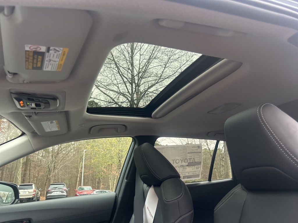 2026 Toyota Corolla Cross XLE photo 4