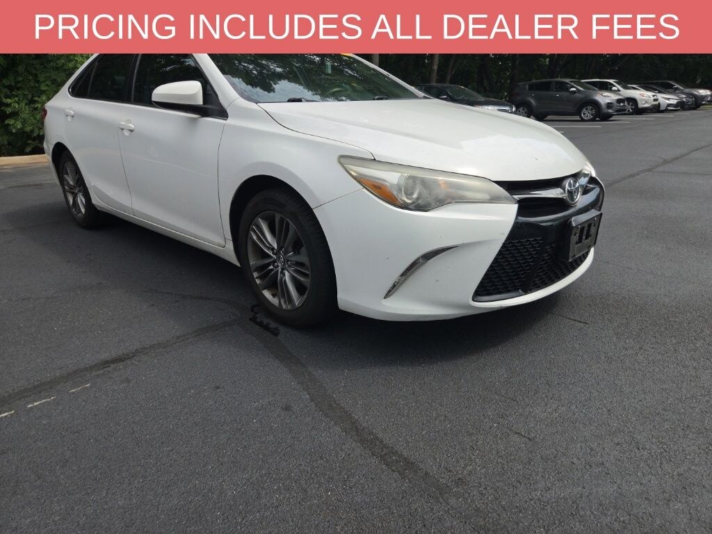 Used 2015 Toyota Camry SE Sedan