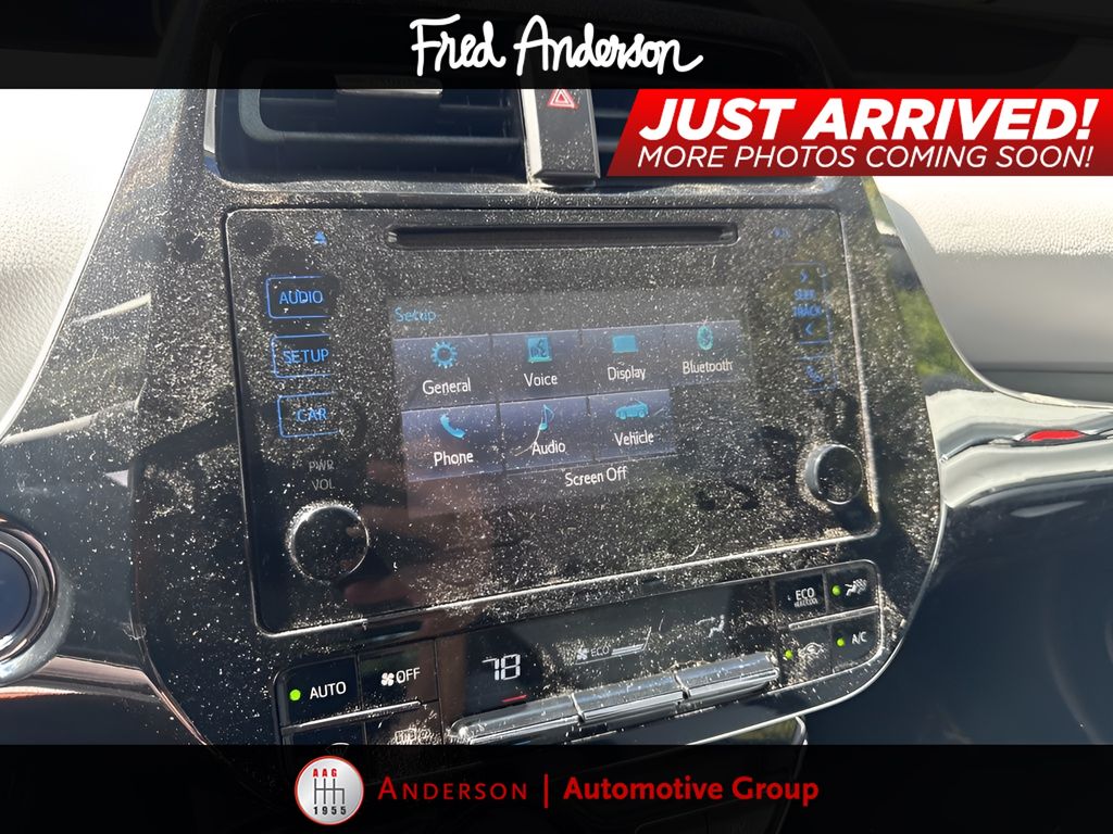 2017 Toyota Prius Two photo 4
