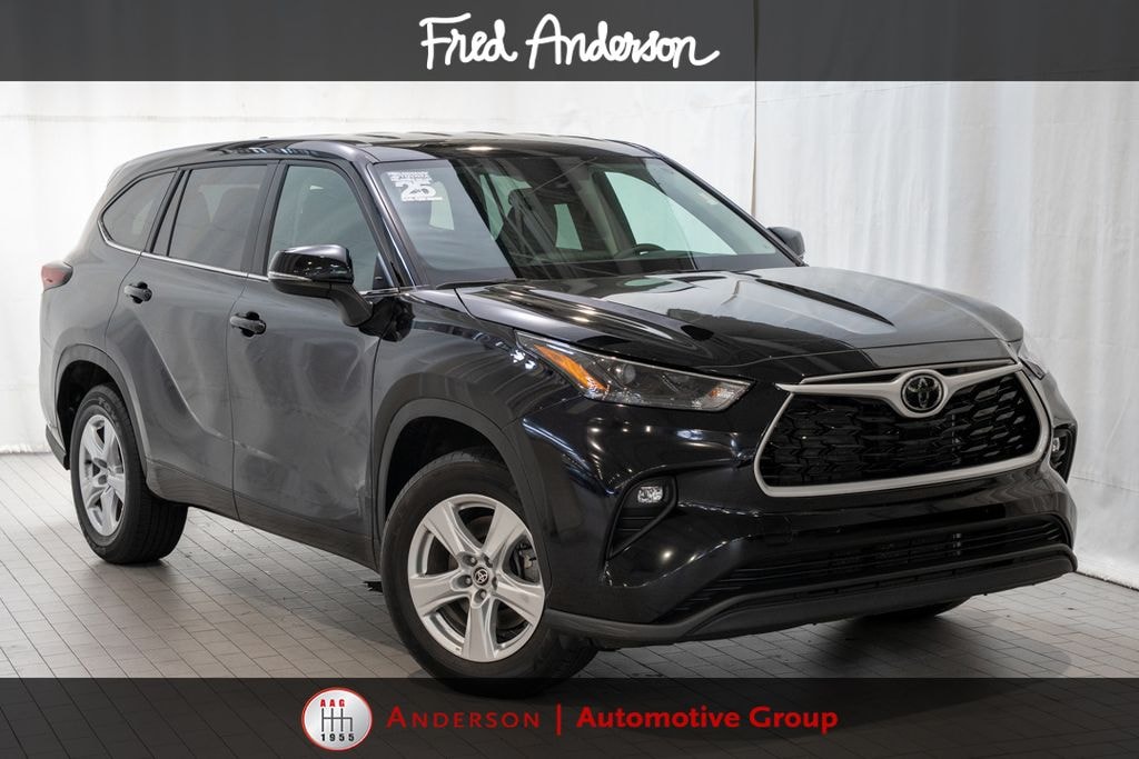 Used 2025 Toyota Highlander LE SUV