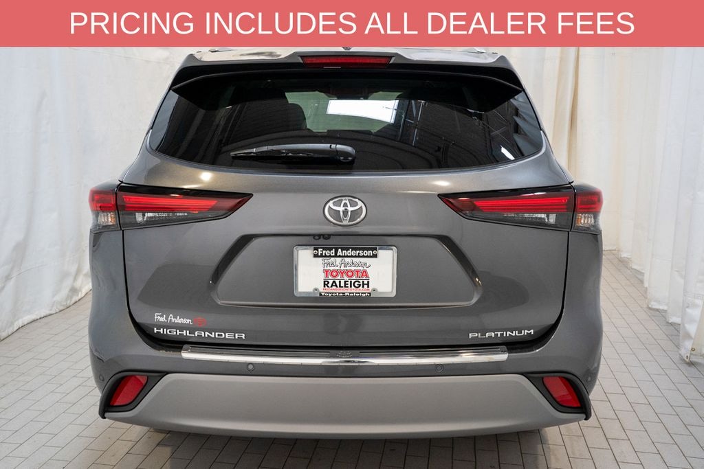 Used 2024 Toyota Highlander Platinum SUV