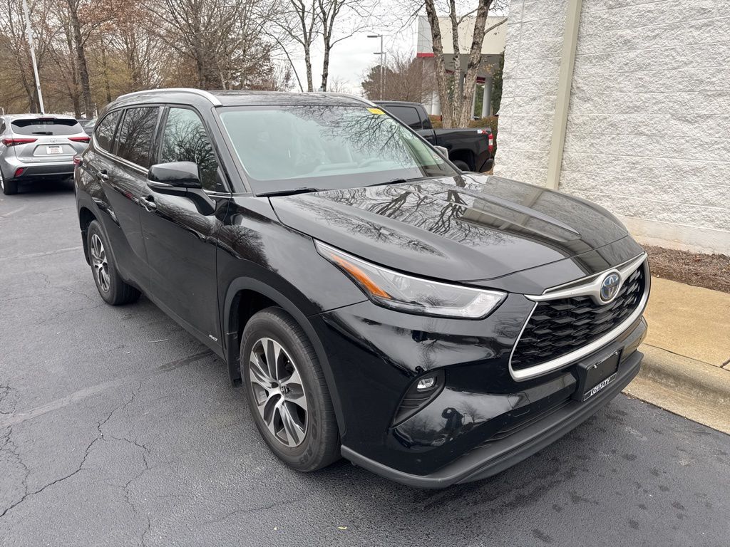 2022 Toyota Highlander Hybrid SUV 