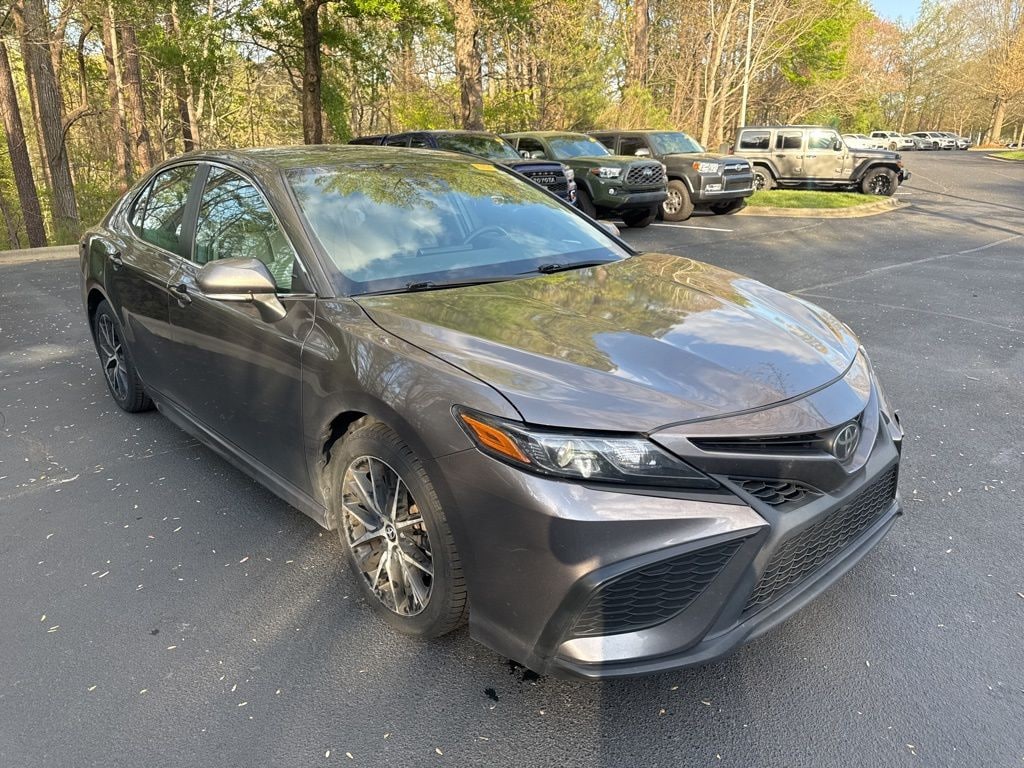 Used 2023 Toyota Camry SE Sedan