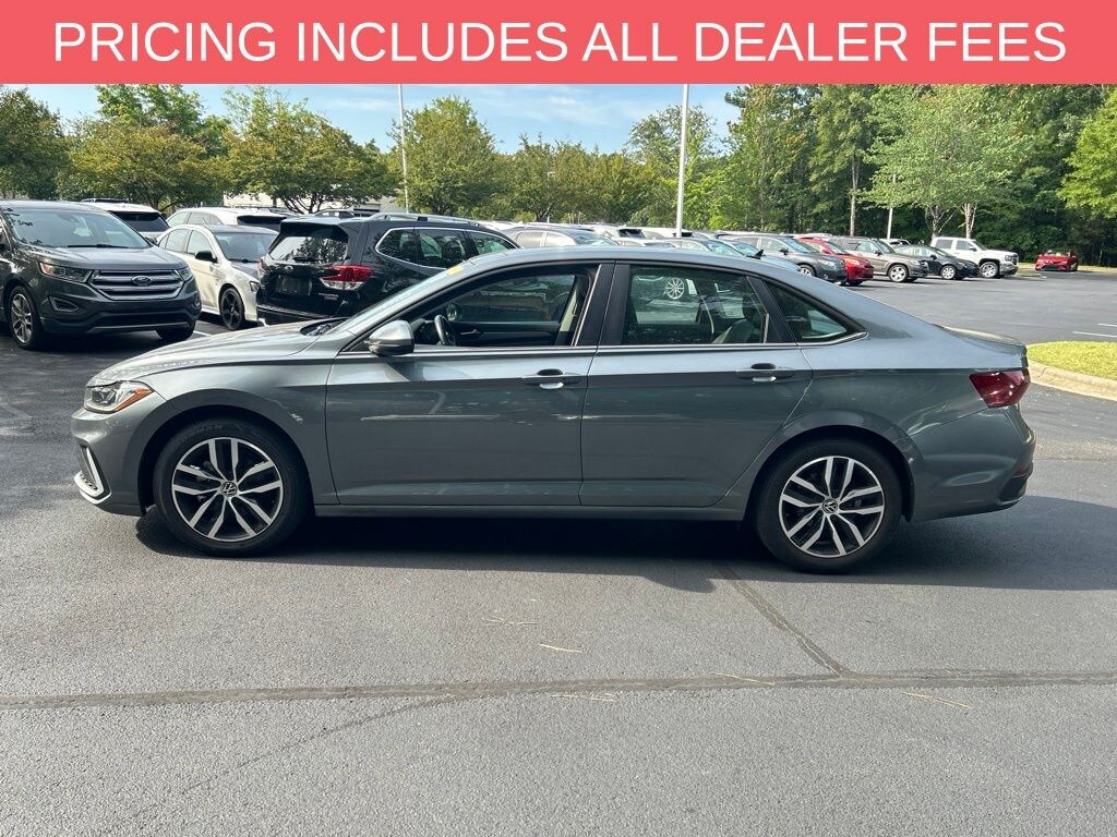 Used 2025 Volkswagen Jetta 1.5T SE Sedan