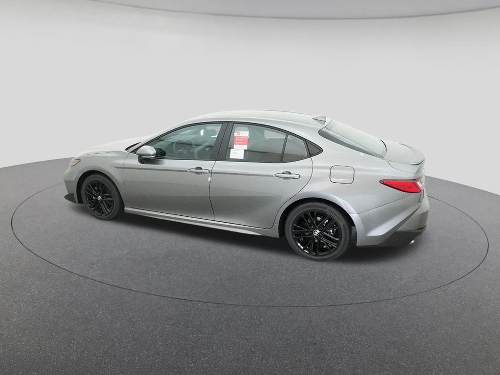 2026 Toyota Camry SE photo 4