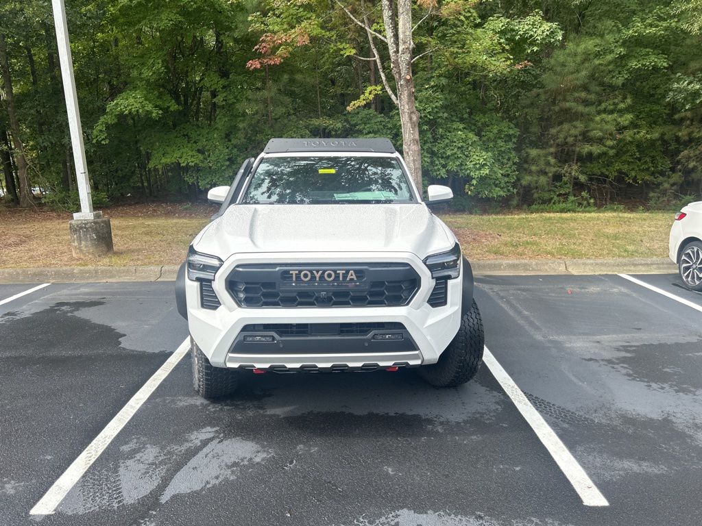 2025 Toyota Tacoma Trailhunter photo 2