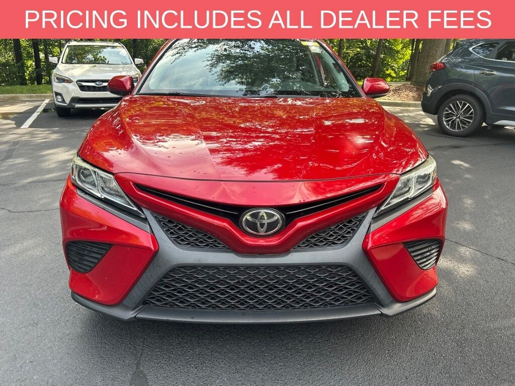 Used 2020 Toyota Camry SE Sedan