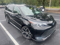 2025 Toyota Sienna Platinum Van Passenger Van