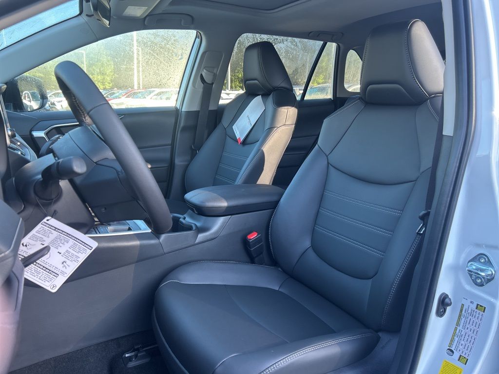 2025 Toyota RAV4 XLE Premium photo 3