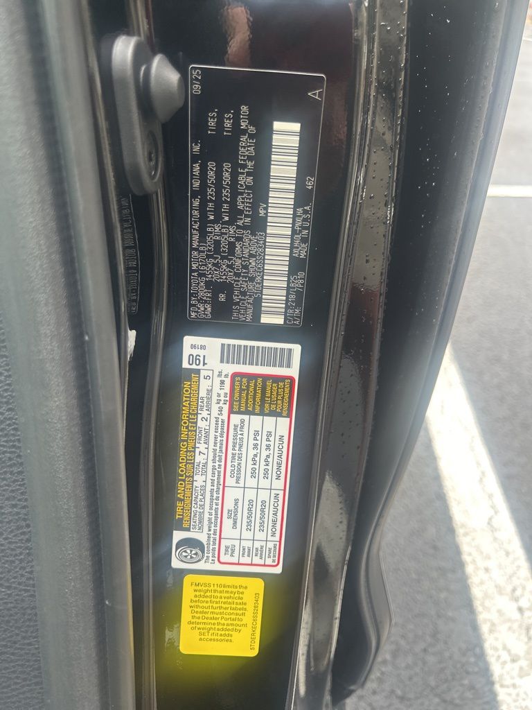 2025 Toyota Sienna Platinum photo 4