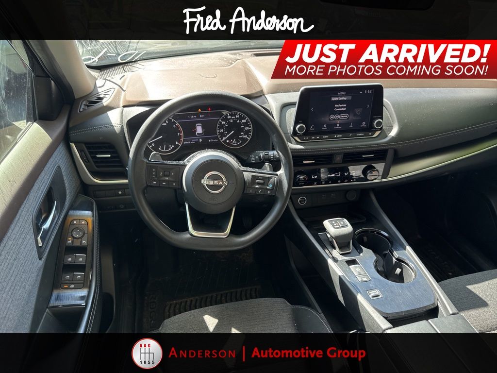 2023 Nissan Rogue SV photo 2