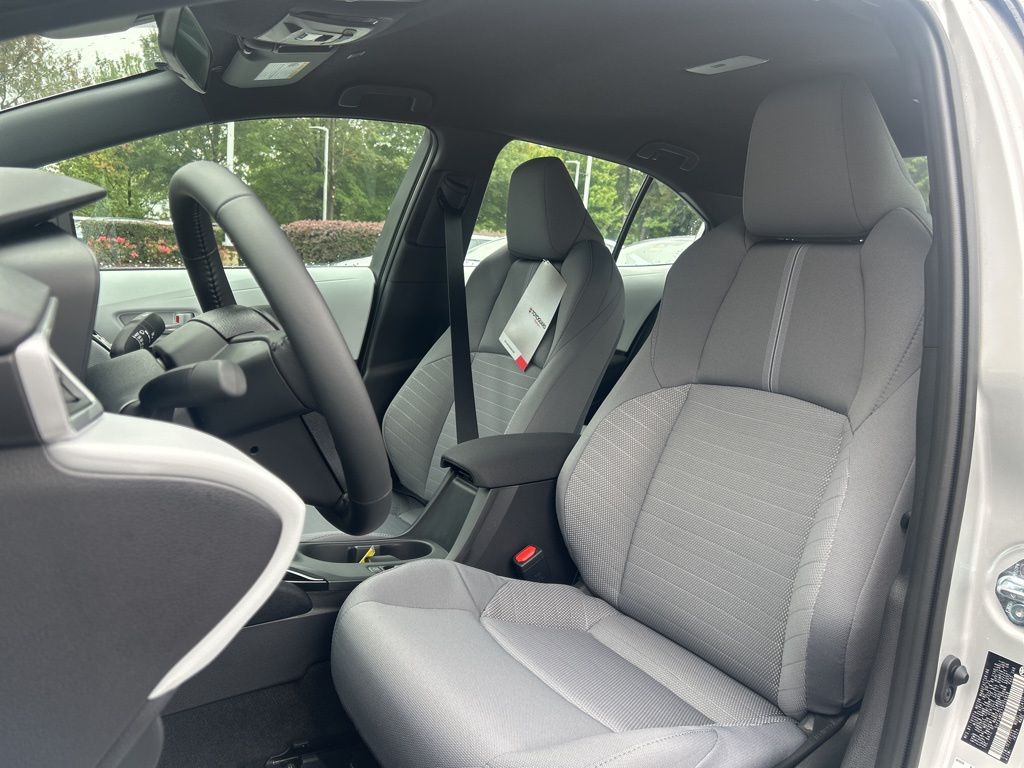 2026 Toyota Corolla SE photo 3