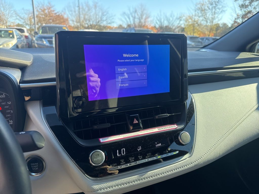 2024 Toyota Corolla SE photo 3