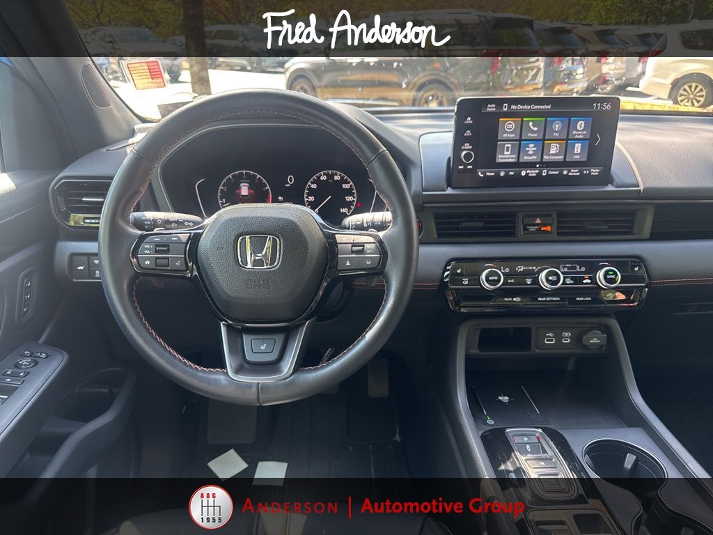 2023 Honda Pilot TrailSport photo 2