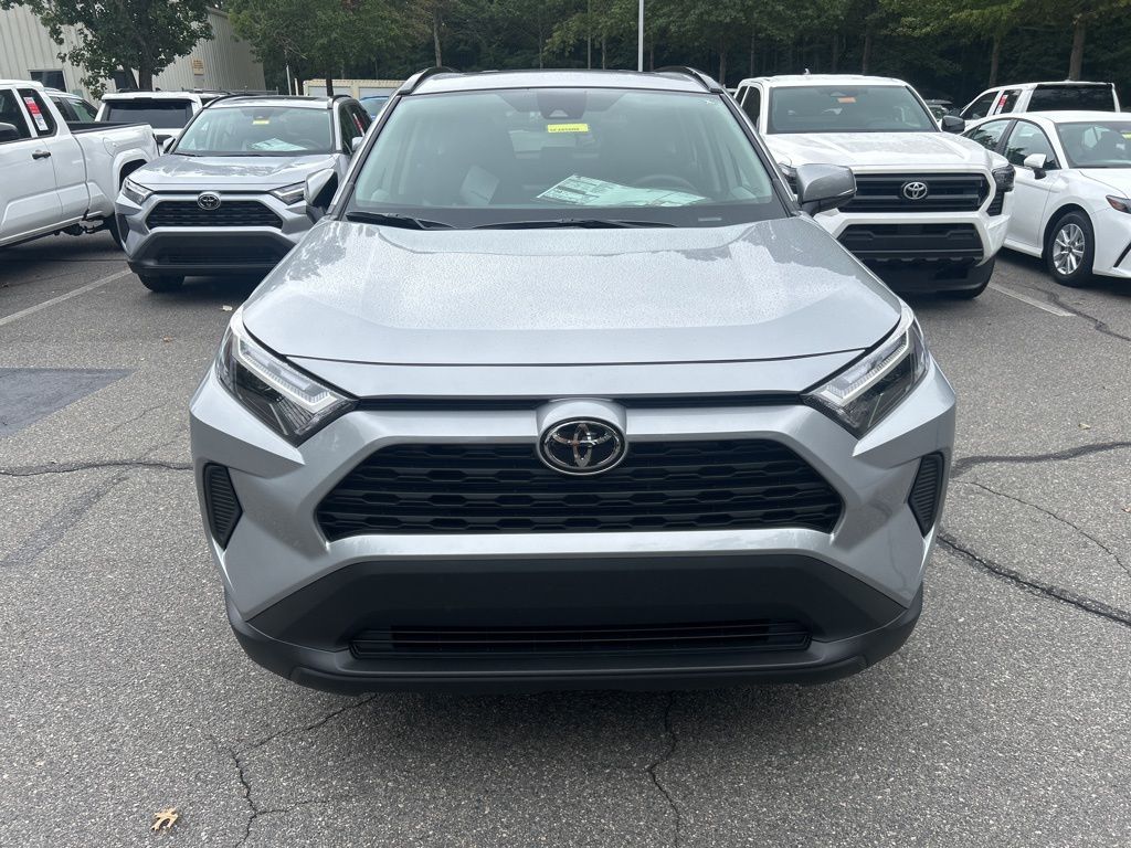 2025 Toyota RAV4 XLE photo 2