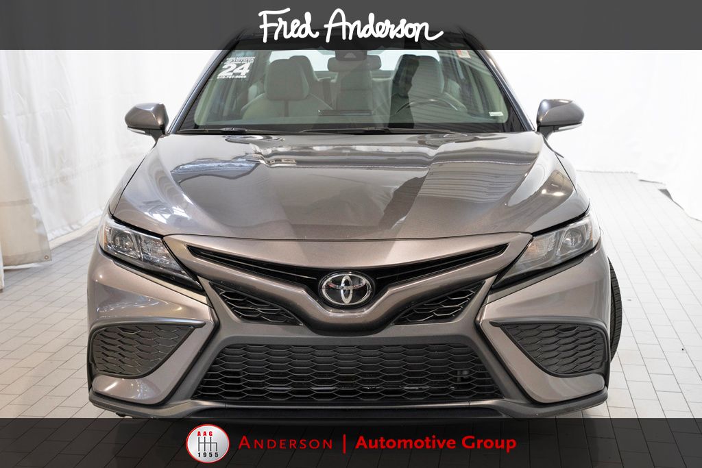 2024 Toyota Camry SE photo 3