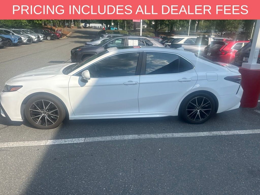 Used 2022 Toyota Camry SE Sedan