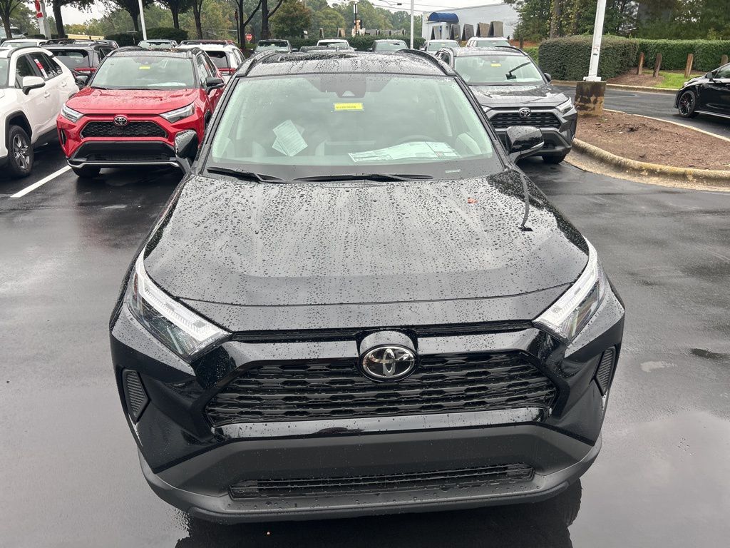 2025 Toyota RAV4 Hybrid XLE photo 2