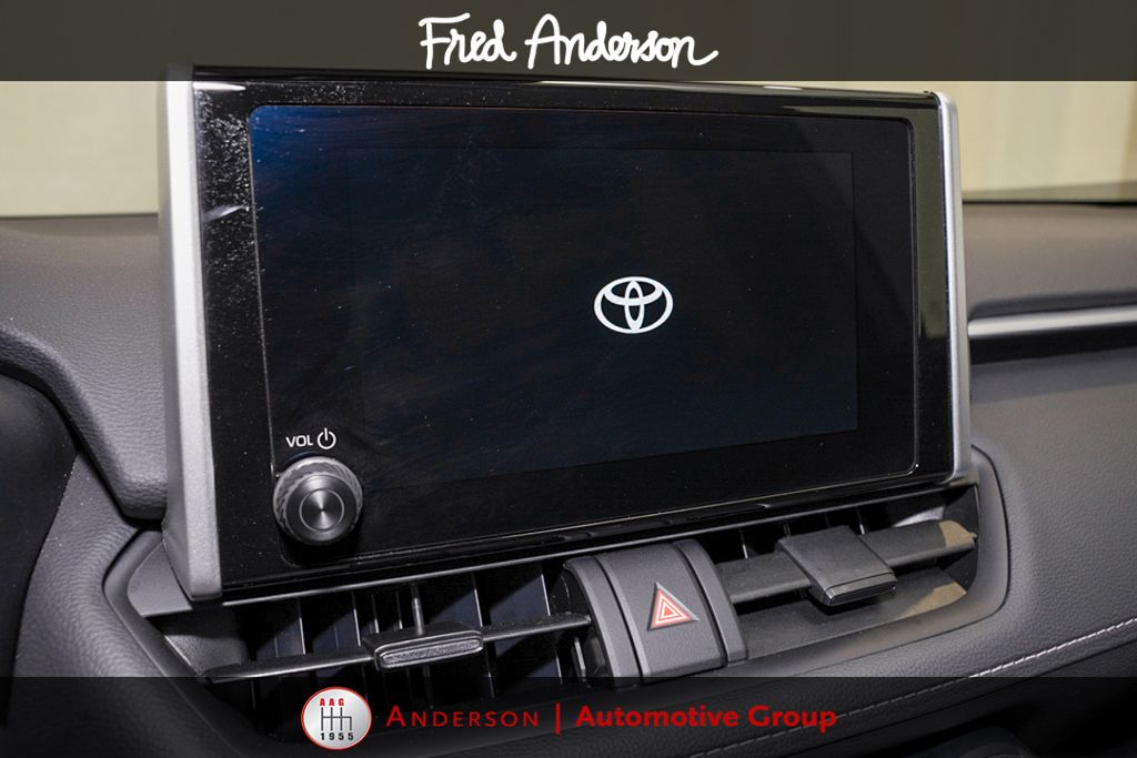 2025 Toyota RAV4 LE - Photo 11
