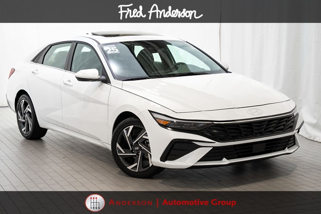 Used 2025 Hyundai Elantra SEL Convenience Sedan