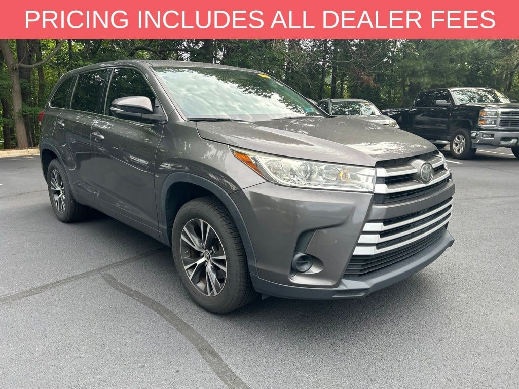 Used 2018 Toyota Highlander LE SUV