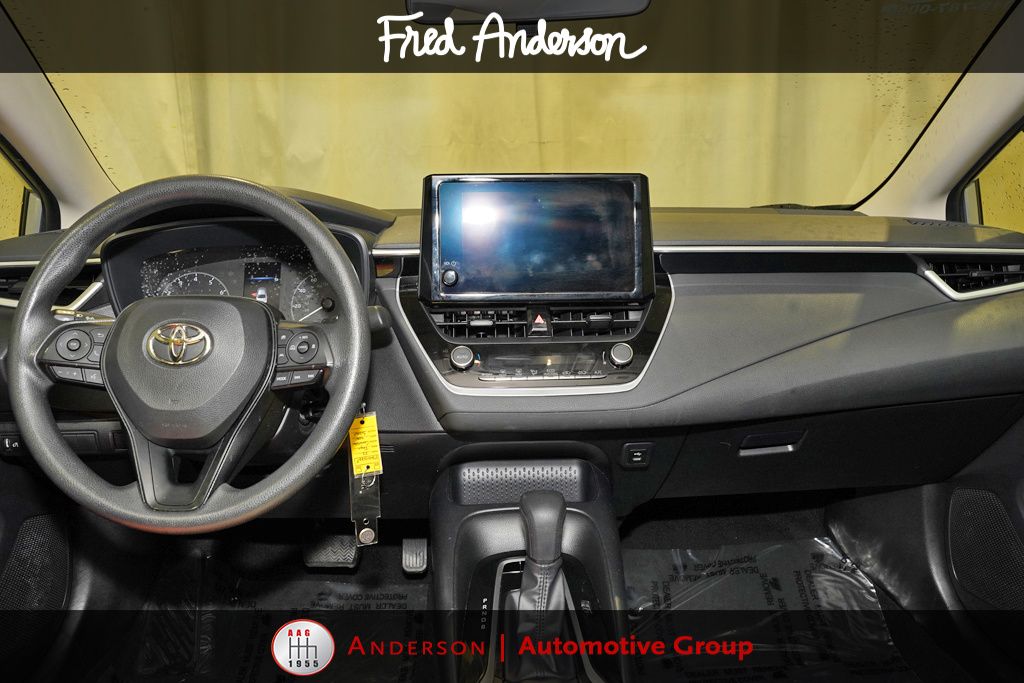 2023 Toyota Corolla LE photo 2