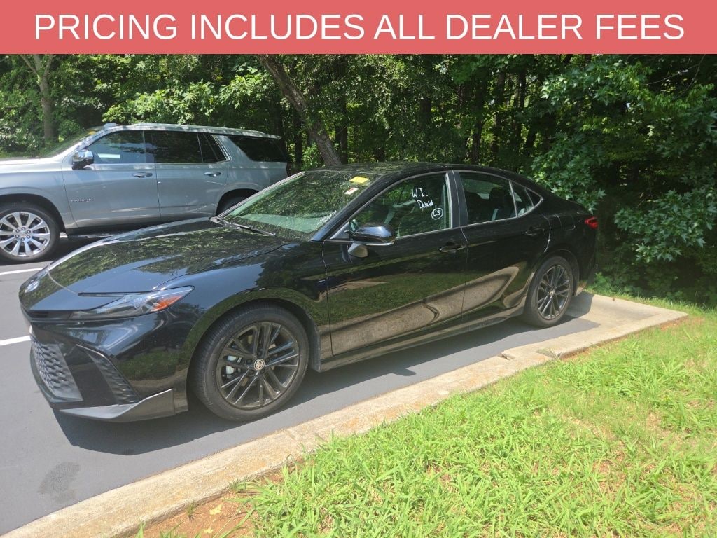 Used 2025 Toyota Camry SE Sedan
