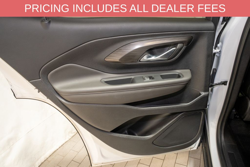 2023 GMC Terrain SLT - Photo 10