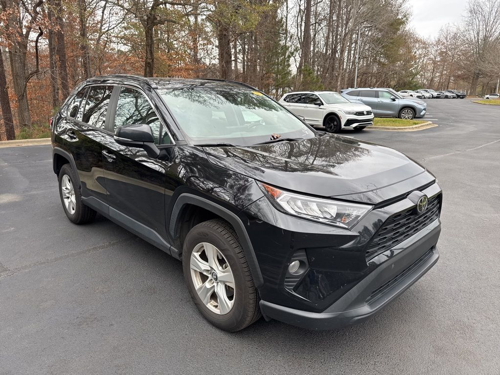 2020 Toyota RAV4 XLE's photo