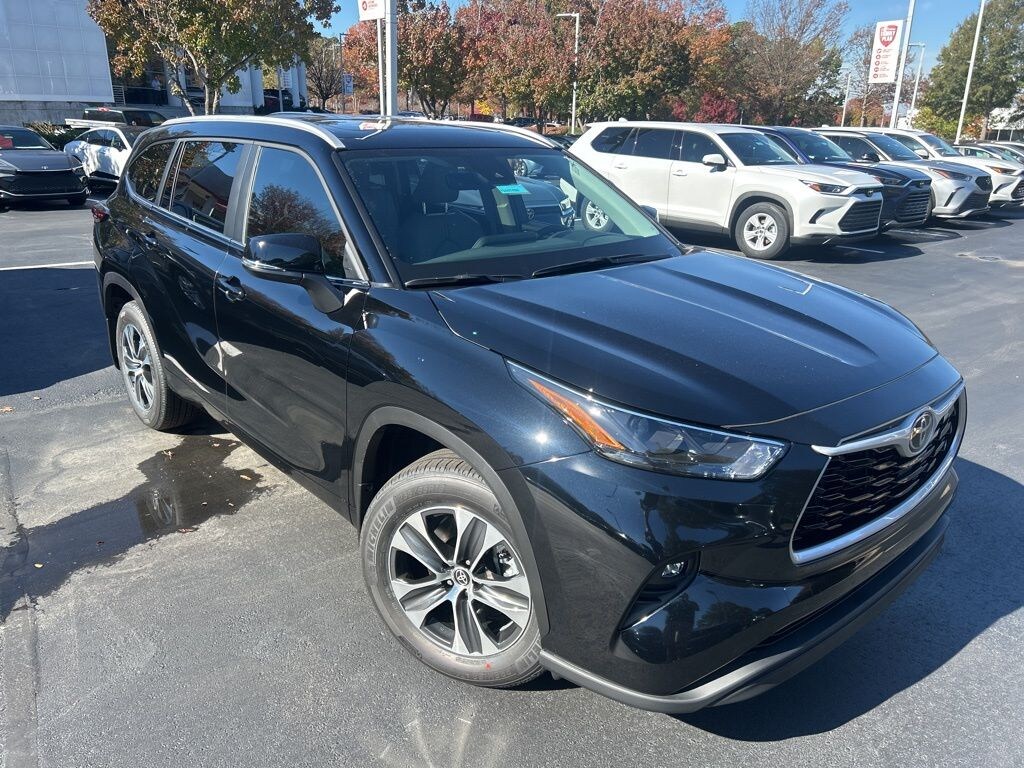 New 2026 Toyota Highlander XLE SUV