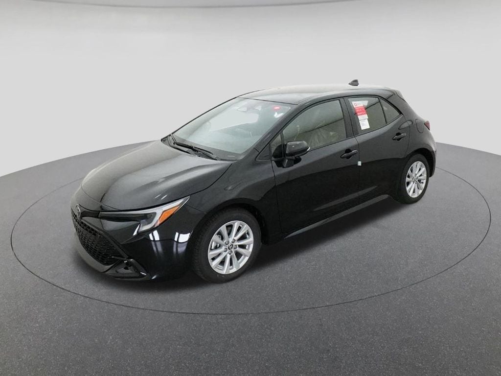 2026 Toyota Corolla Hatchback SE's photo