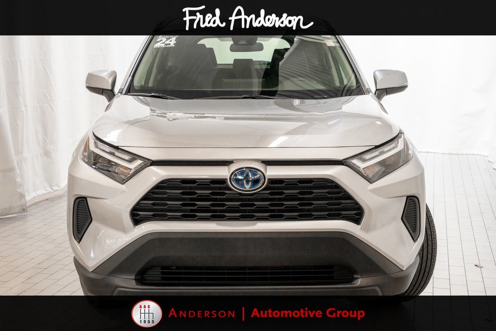 2024 Toyota RAV4 Hybrid XLE photo 3