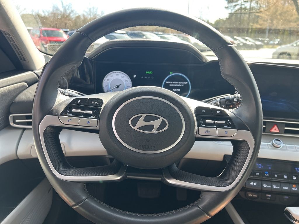 Used 2025 Hyundai Elantra Hybrid Limited Sedan