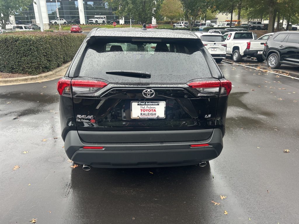 2025 Toyota RAV4 LE photo 4