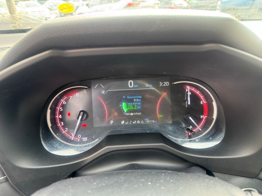 2023 Toyota RAV4 XLE photo 3