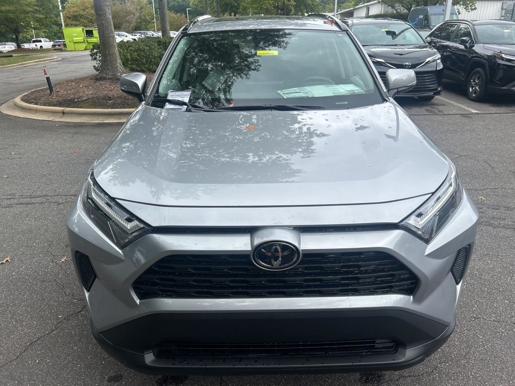 2025 Toyota RAV4 XLE photo 2